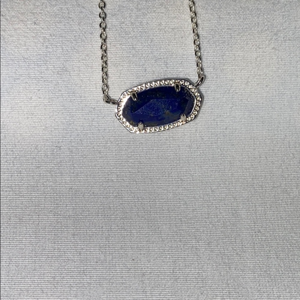 Kendra Scott necklace